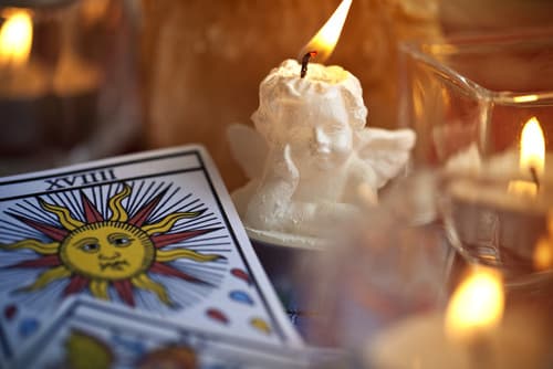Jeu de tarot - voyance, tirer les cartes