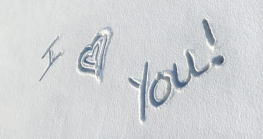 i love you écrit dans la neige
